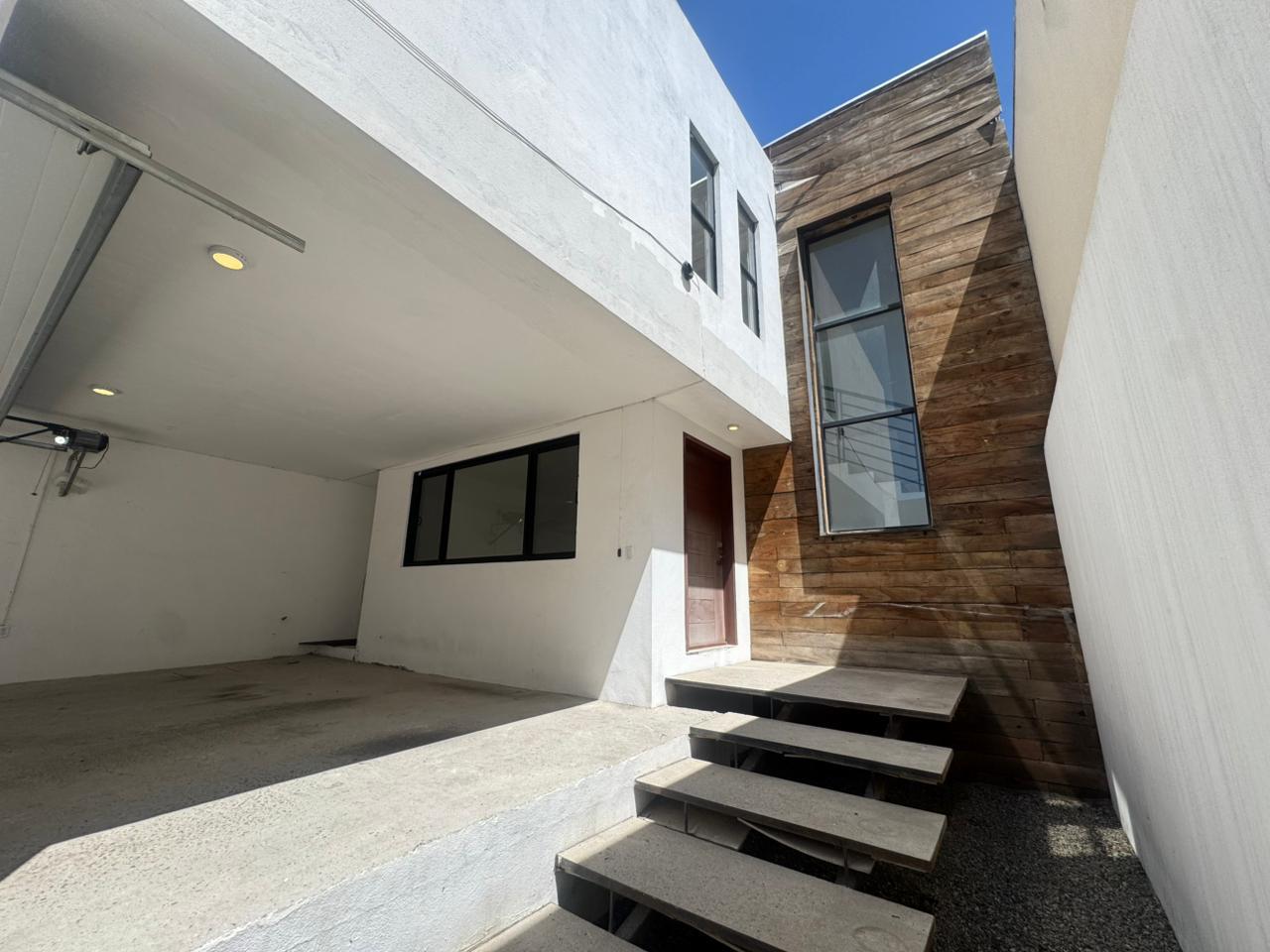 Casa con patio en las plazas en Las plazas, Tijuana